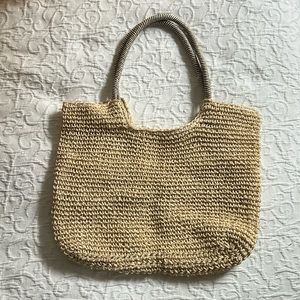 woven beach bag 🌻
